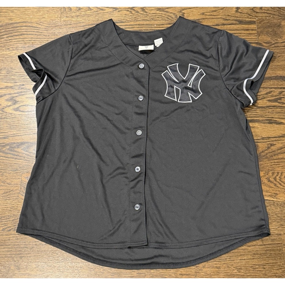 New York Yankees Fanatics Men's Black Short Sleeve Button-Up Jersey 1x Blank